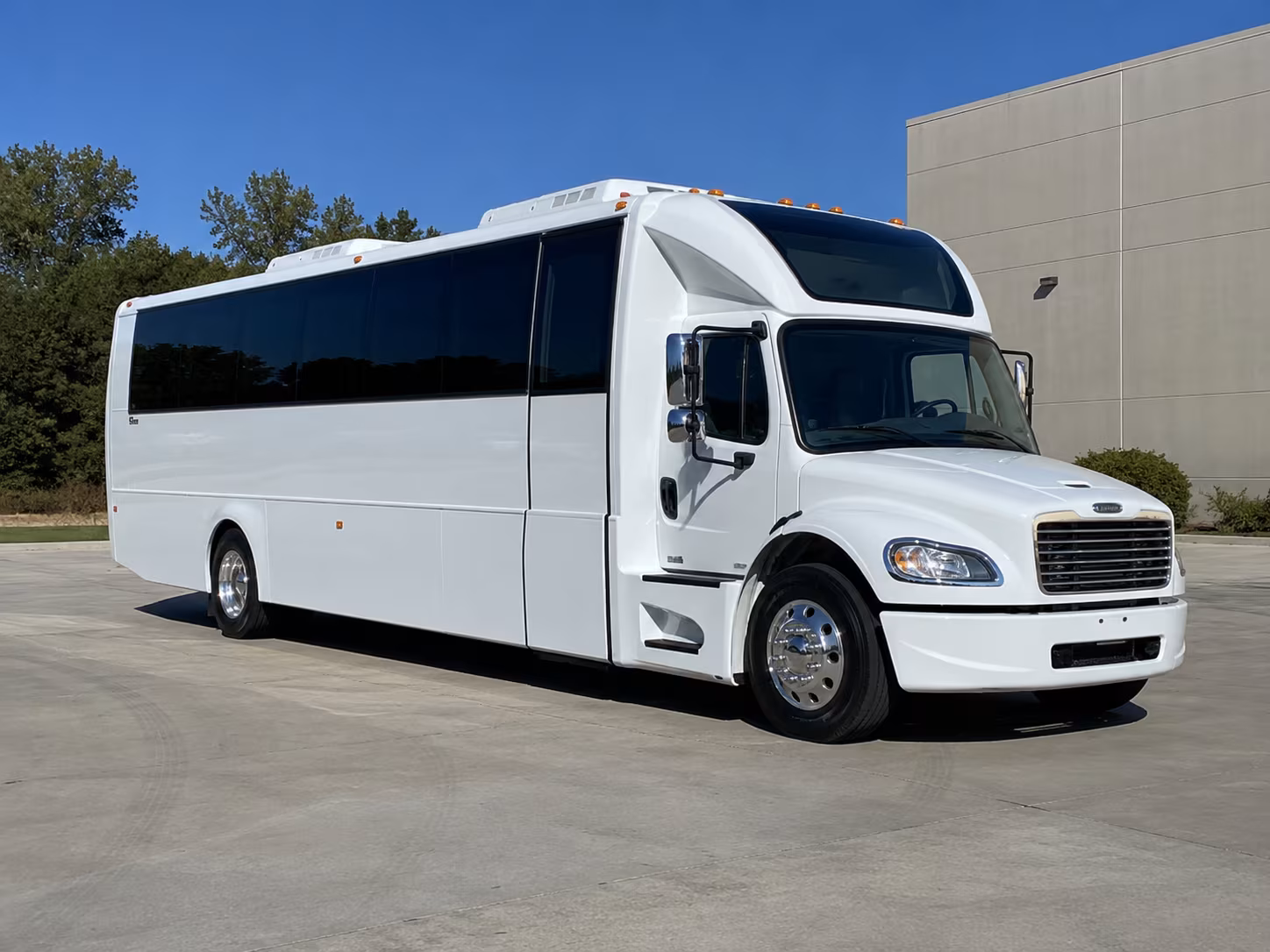 atlanta 28 passenger party bus