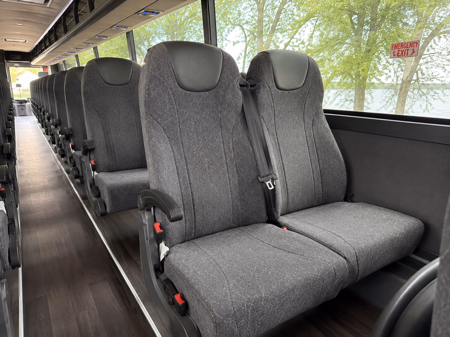 wine tour bus rentals to yonah mountain and cleveland georgia